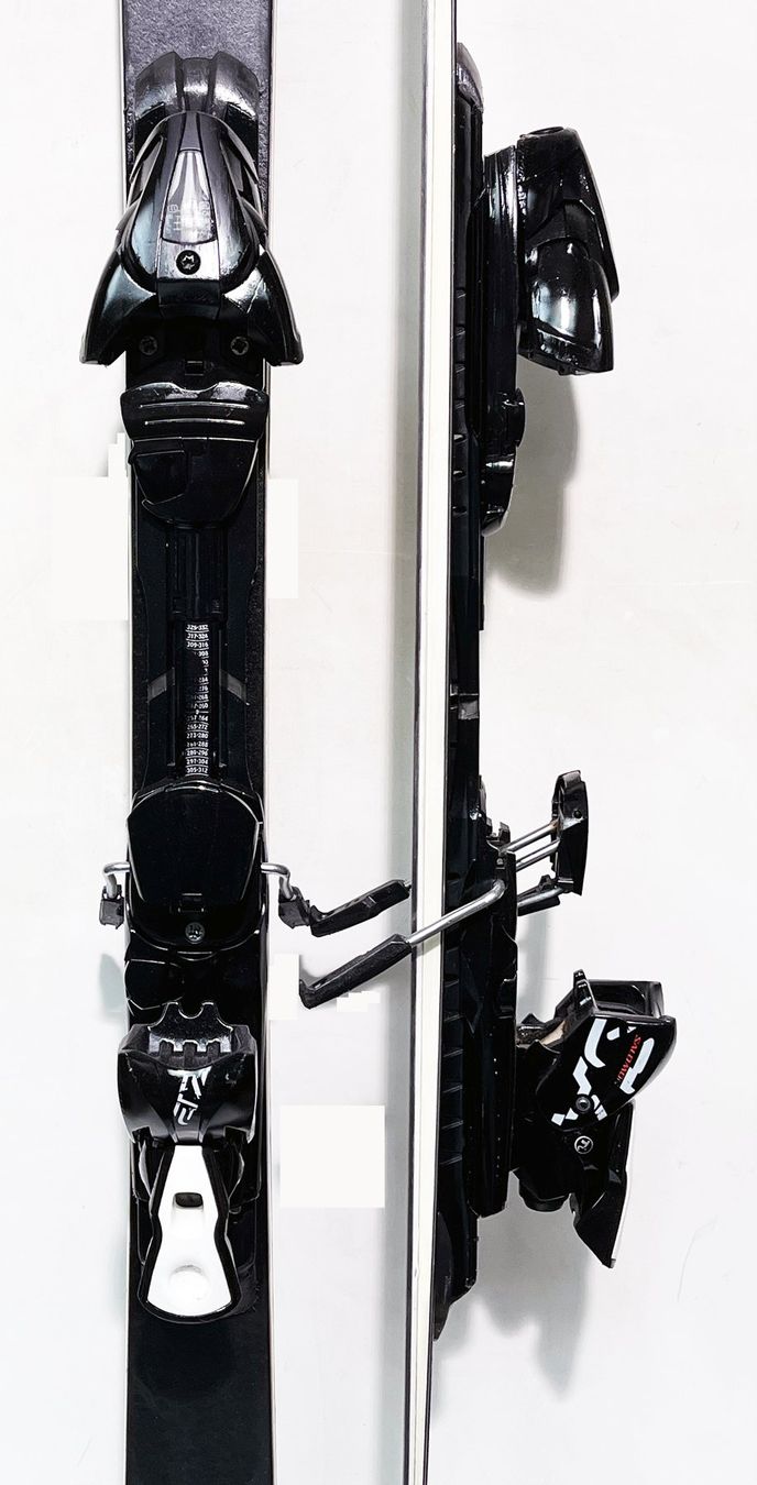 AK 178 cm; SWISS Ski