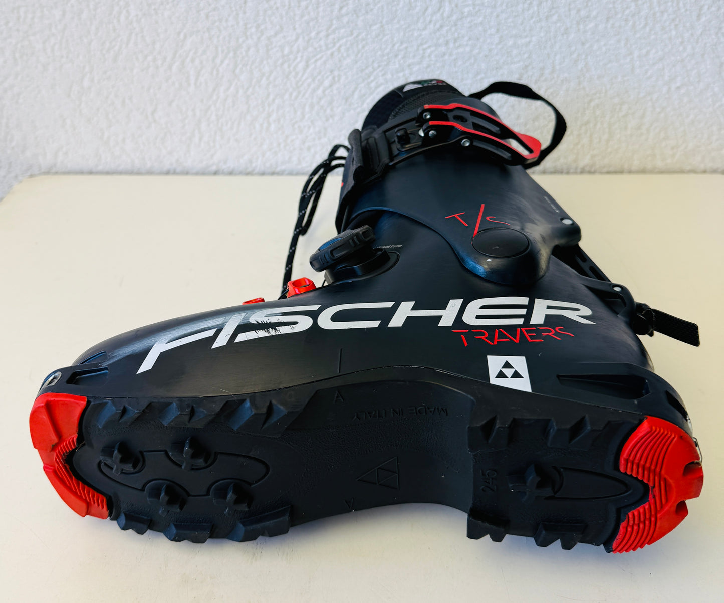 Tourenskischuhe FISCHER TRAVERS Gr. 38.5 ( 24.5 Mondo)