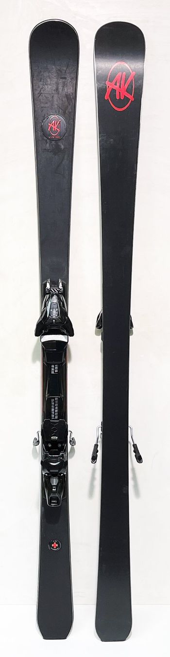 AK 158 cm; SWISS Ski
