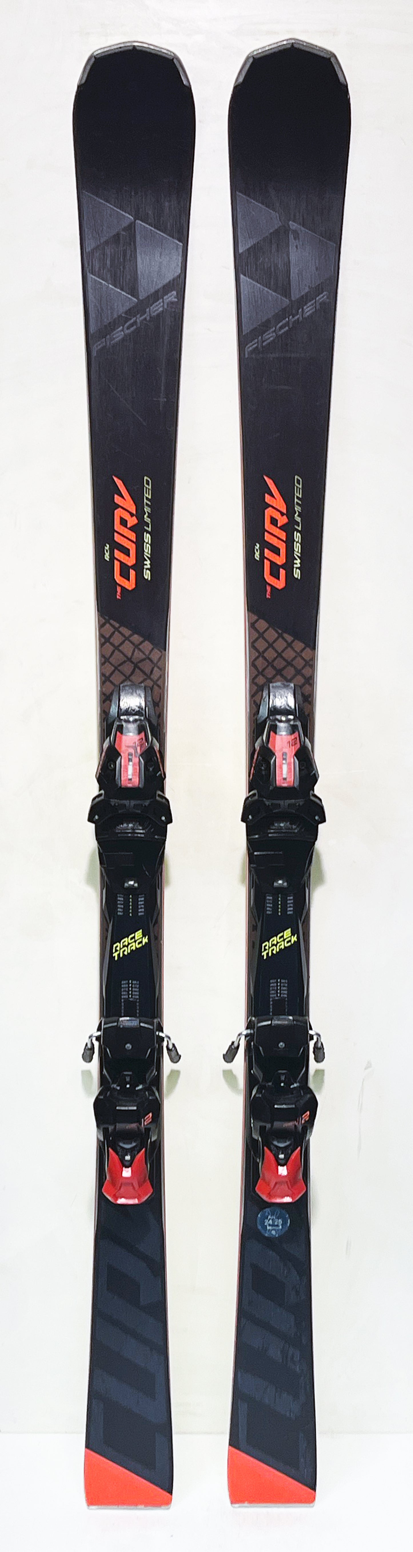 FISCHER RC4 „THE CURV“ 157 cm; SWISS LIMITED