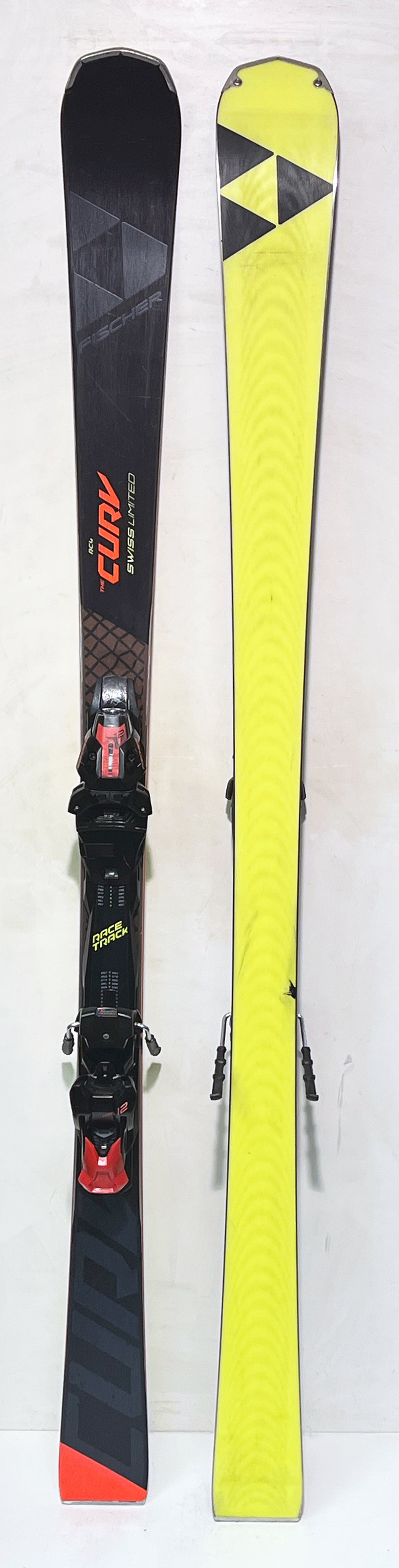 FISCHER RC4 „THE CURV“ 157 cm; SWISS LIMITED