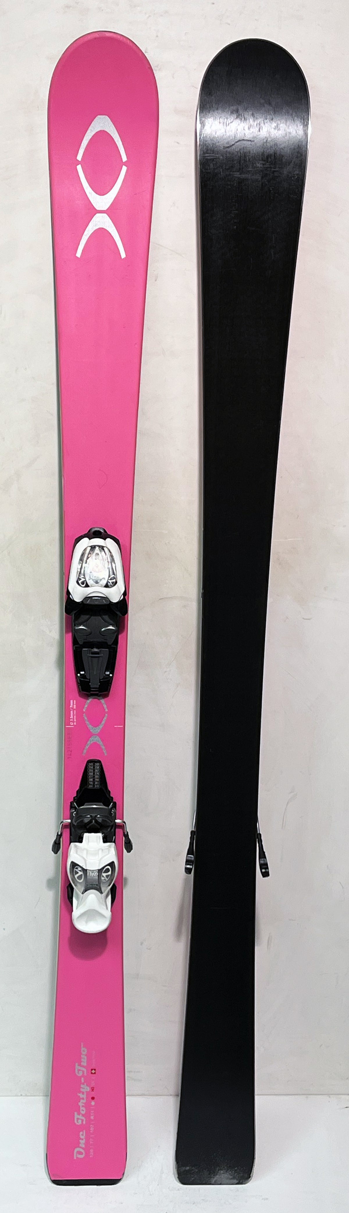EXONDE „ ONE FORTY TWO“ 142 cm; SWISS Ski