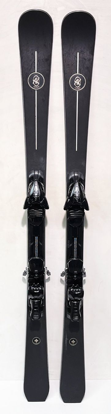AK 152 cm; SWISS Ski