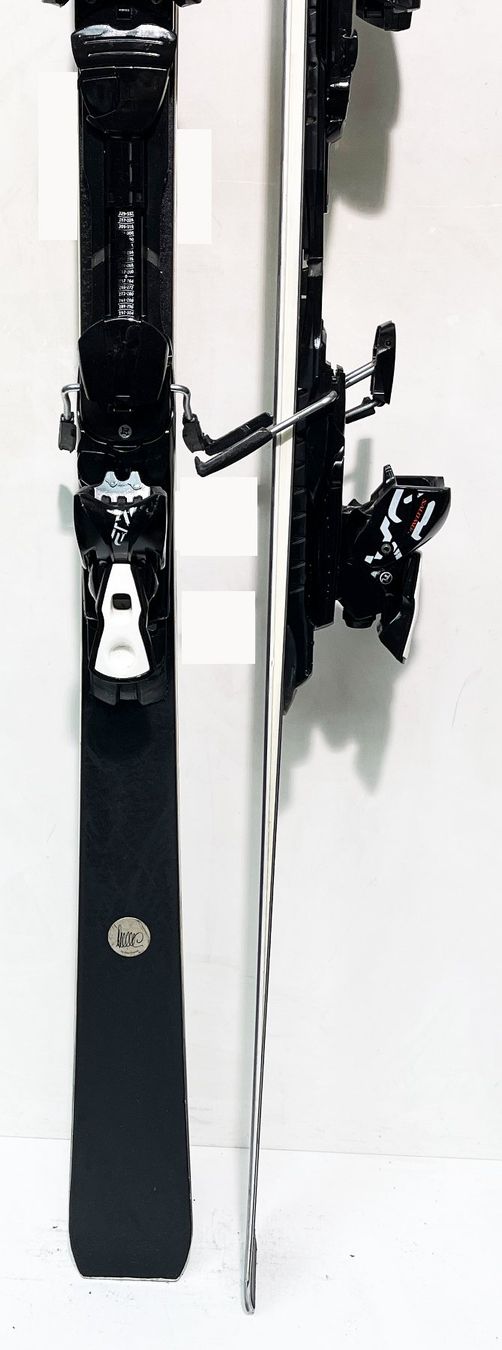 AK 178 cm; SWISS Ski