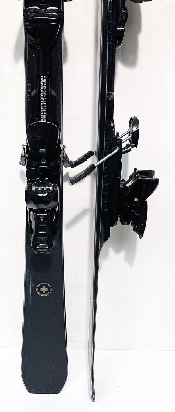 AK 152 cm; SWISS Ski