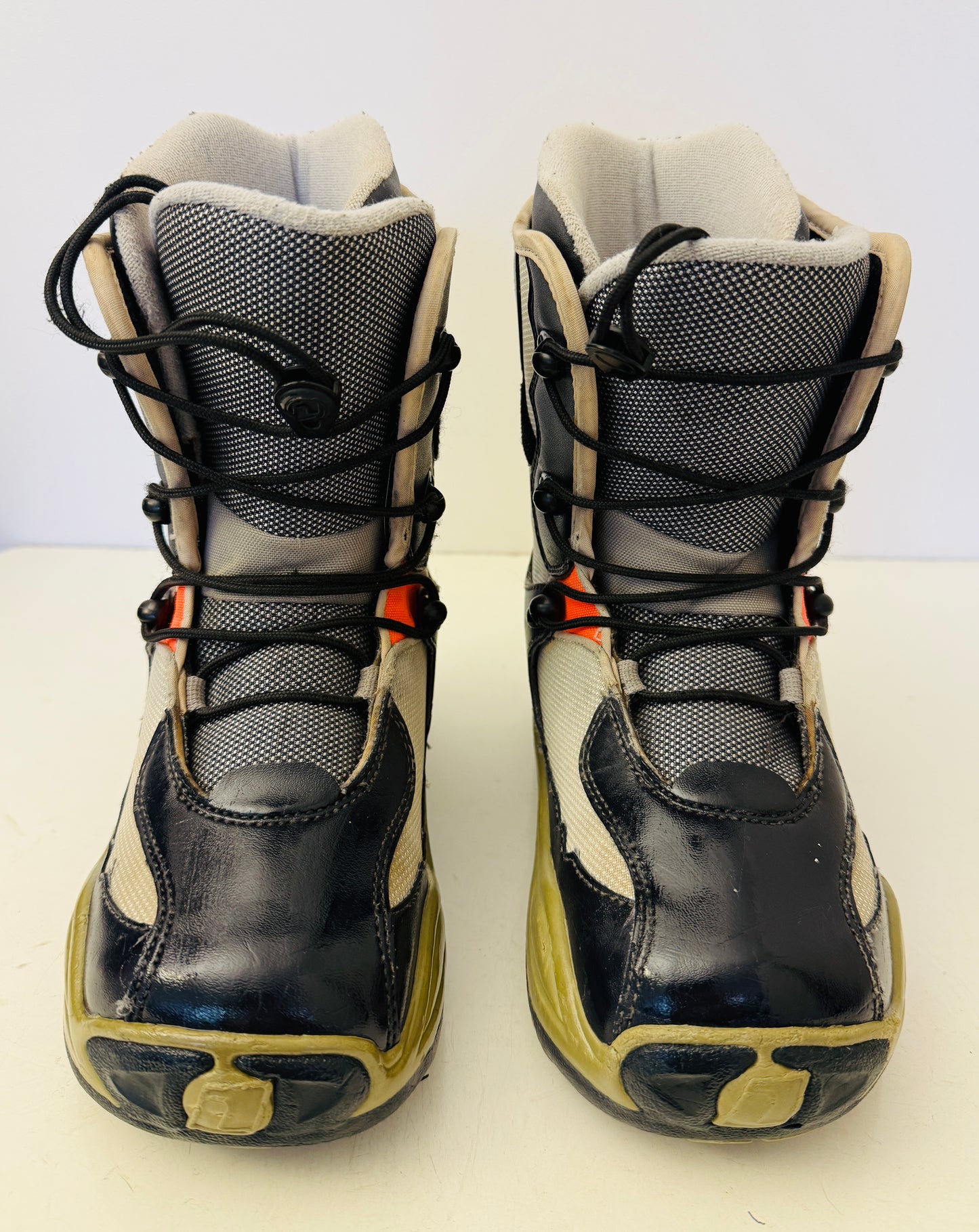 SnowboardschuheDEELUXE
