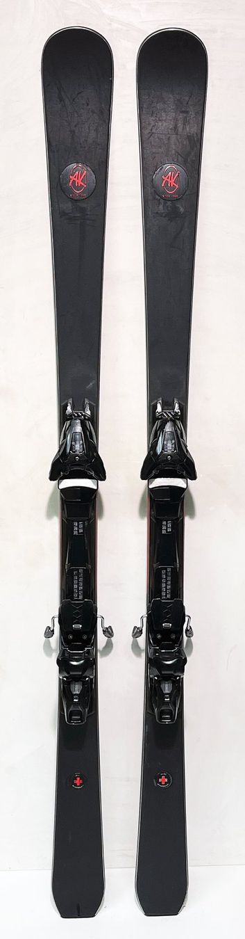 AK 158 cm; SWISS Ski