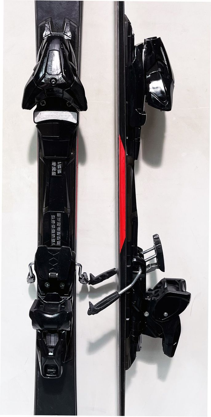 AK 158 cm; SWISS Ski
