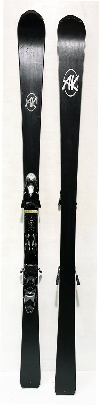 AK   165 cm; SWISS SKI