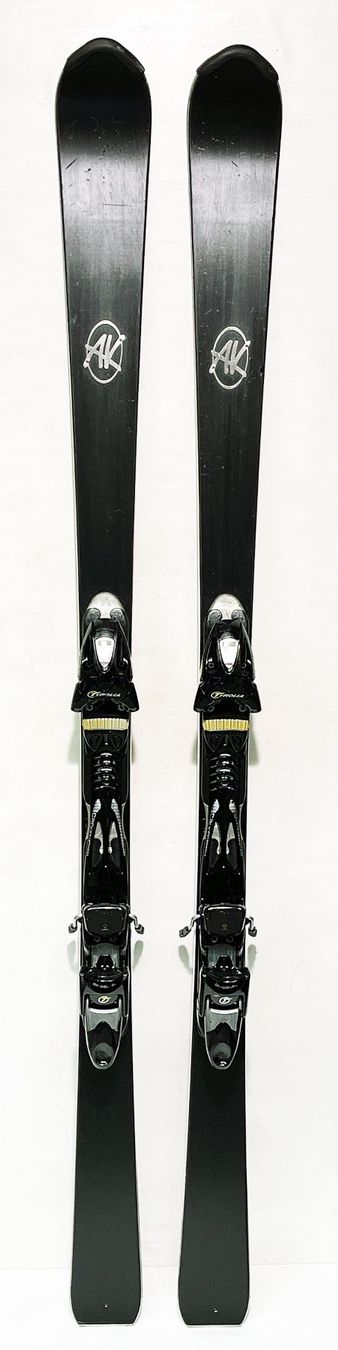 AK   165 cm; SWISS SKI