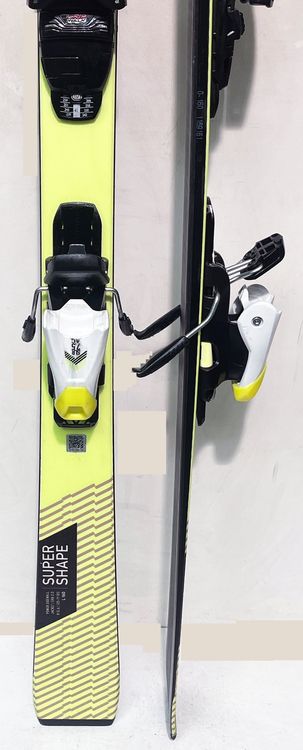 HEAD SUPERSHAPE 160 cm; eine Saison wenig gebraucht