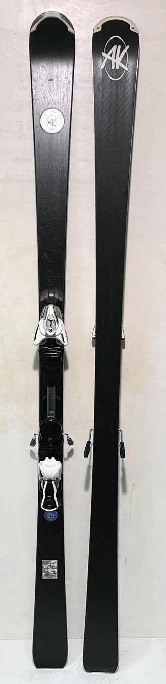 AK 174 cm ; SWISS Ski